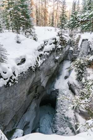 Maligne Canyon Ice Walk